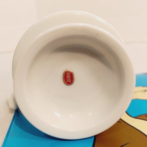 Vtg 1975 Warner Bros. Bugs Bunny Pedestal Mug with Gold Trim - Picture 4 of 5